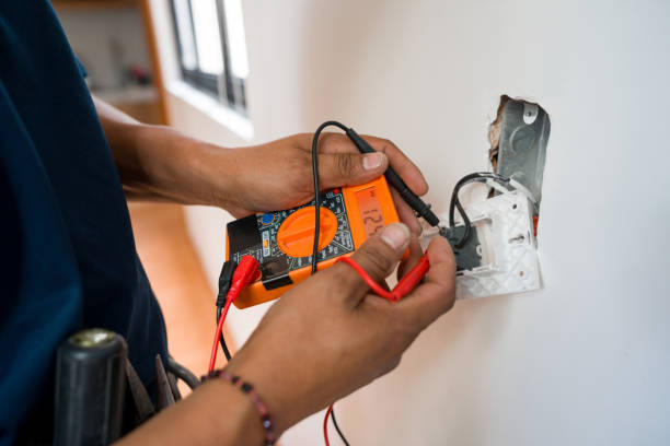 Best Licensed Electrician  in Dundee, FL